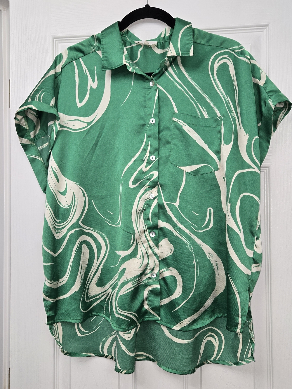 entro Vibrant Green and White Abstract-Print Short-Sleeve Button-Down Shirt Sz M